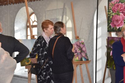 Malwy, róże, fiołki... - Wernisaż wystawy Barbary Harasim